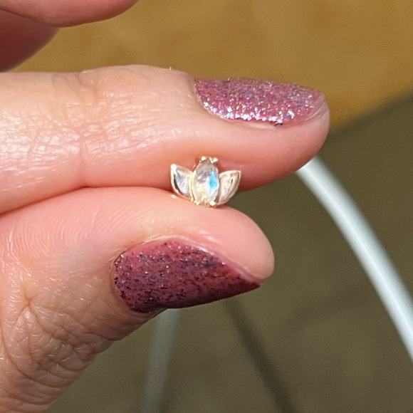 *SOLD* Alchemy Adornment Rose Gold Lotus Threadless End - Picture 4 of 15